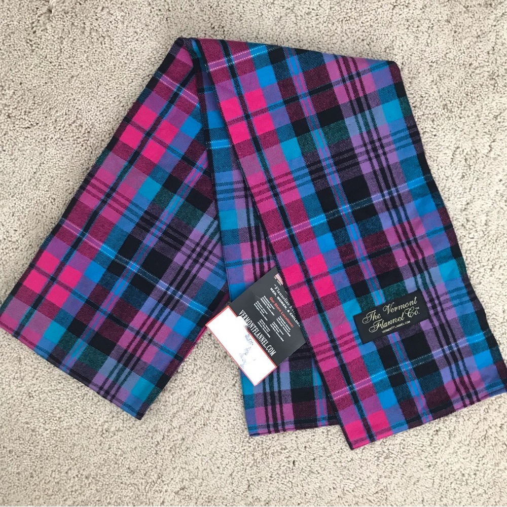 NWT, made in USA! The Vermont Flannel Co. Flannel Scarf